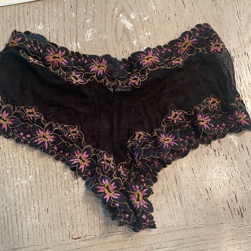 Popsi Lingerie fishnet panties NWOT Medium